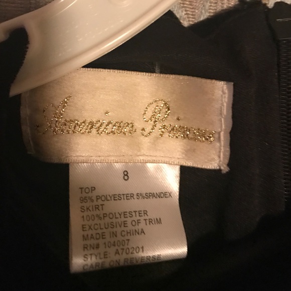 Girls Christmas formal with a detachable rose - Picture 4 of 5